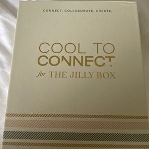 Cool to connect- jilly box 🥰🌸